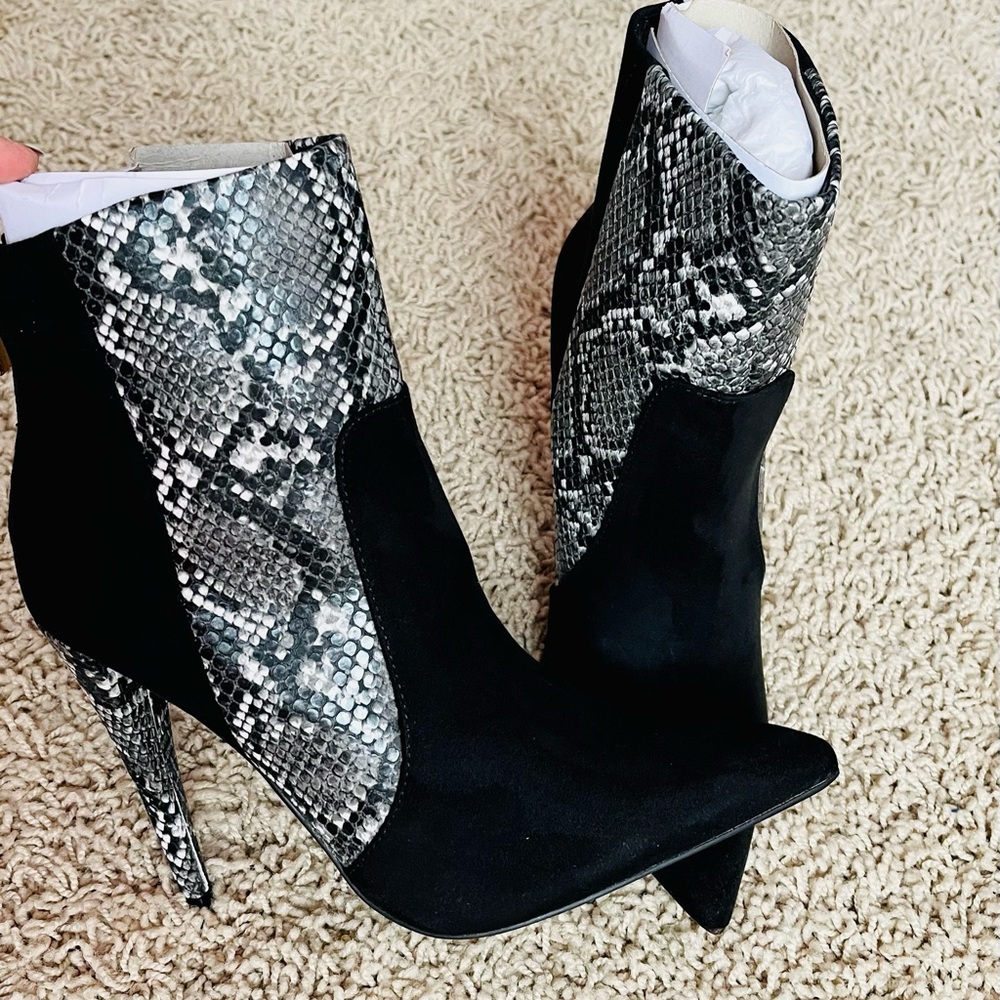 Suede snake skin pattern ankle boots size 7.5